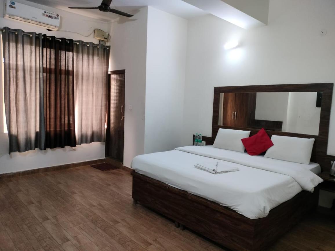 The Rejoice Hotel & Guesthouse Greater Noida Dış mekan fotoğraf