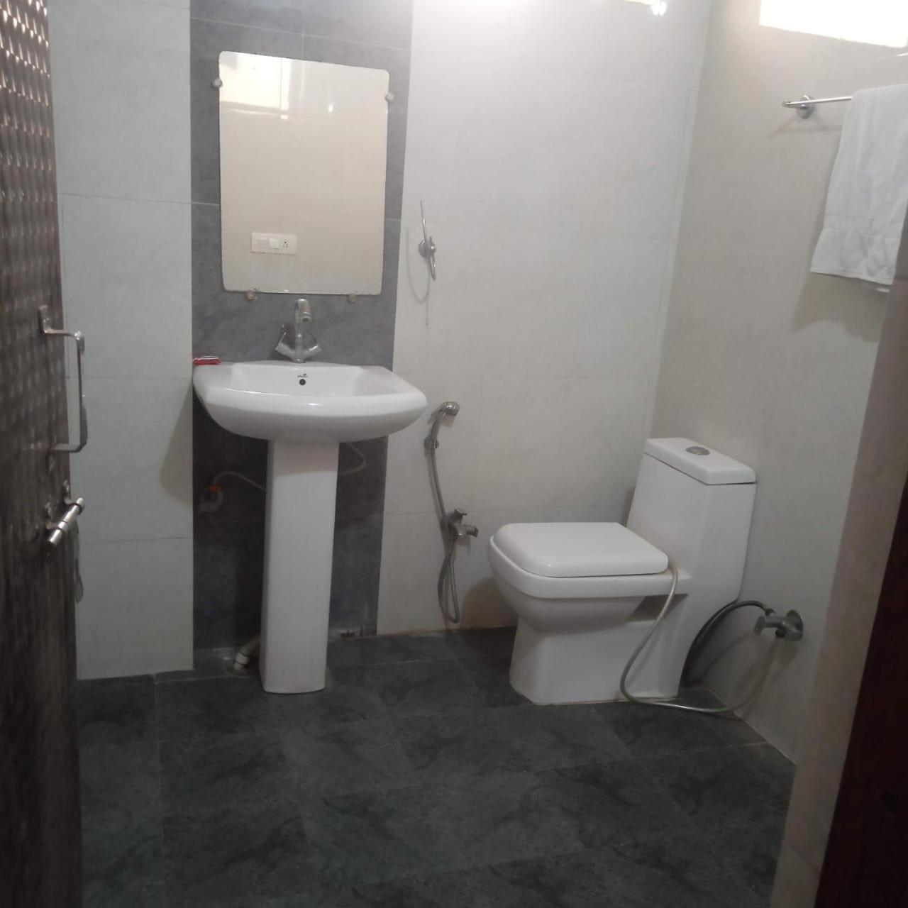 The Rejoice Hotel & Guesthouse Greater Noida Dış mekan fotoğraf