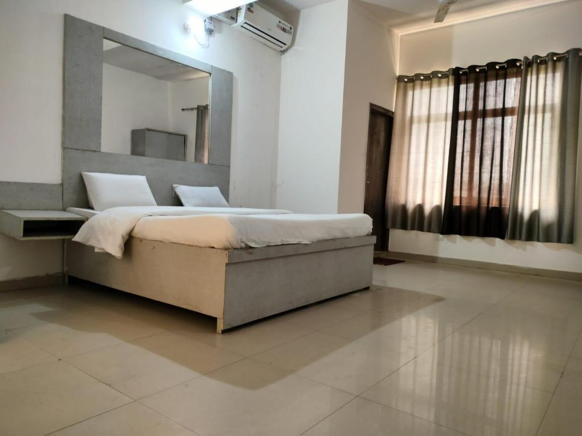 The Rejoice Hotel & Guesthouse Greater Noida Dış mekan fotoğraf